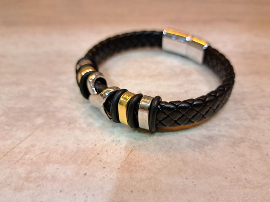 Уникална мъжка кожена гривна
