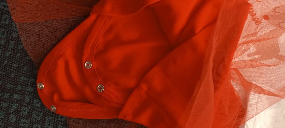 Продам новогодний бодик, размер 68 см