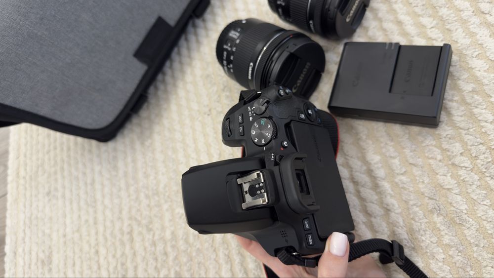 Canon Eos 250d camera video-foto nou