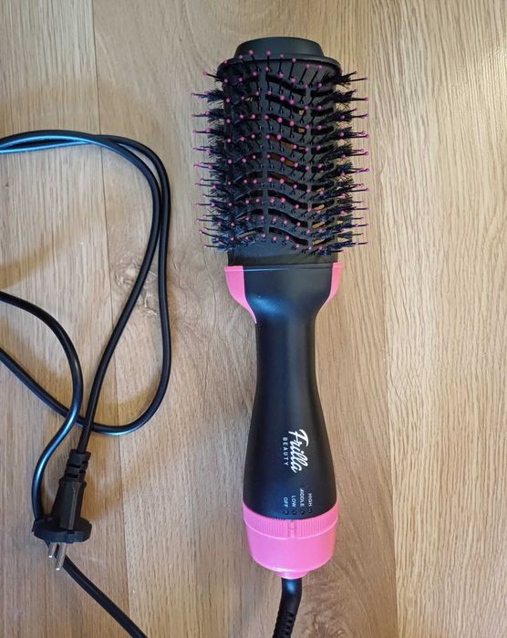 Четка сешоар за изправяне и обем Frilla beauty