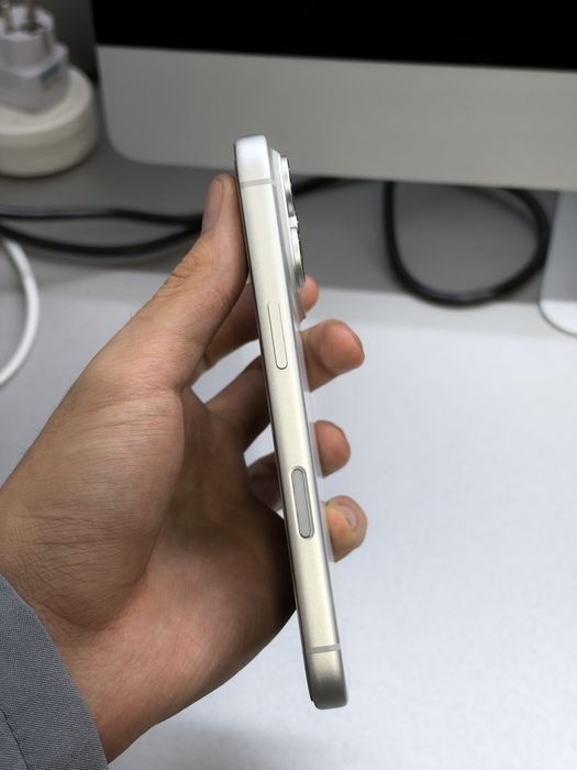 iPhone 17 Pro 256GB Белый с гарантией