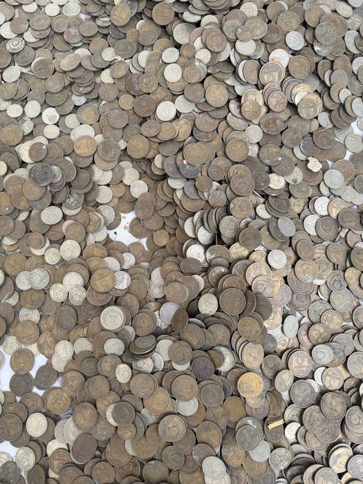 Eski SSSR tangalari sotiladi kolleksiya uchun