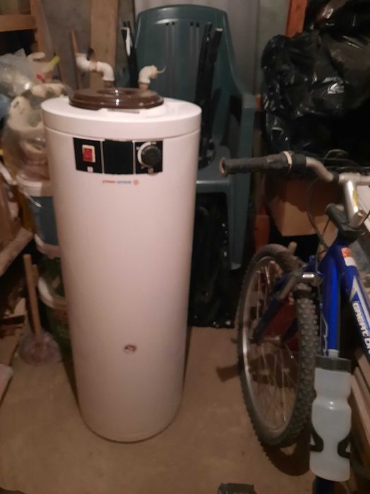 Продавам бойлер от Елдом Инвест 80 л