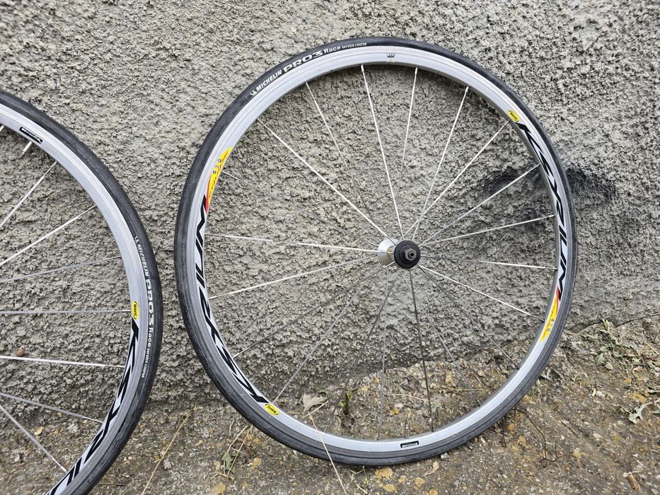 Set jante Mavic Ksyrium Equipe roti 28" 700x23c cursiera grup 9 pinioane roti jante fata spate