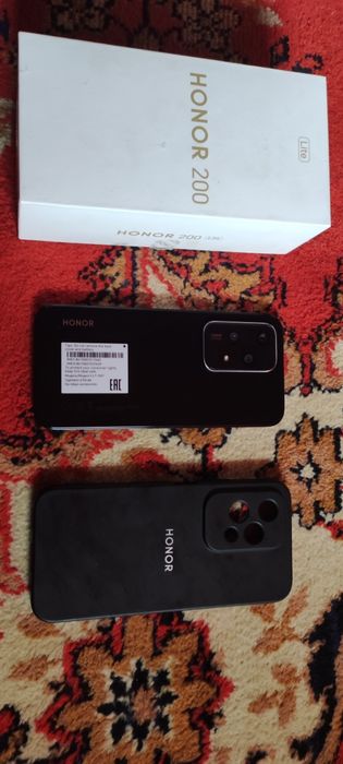 Телефон Honor 200 lite