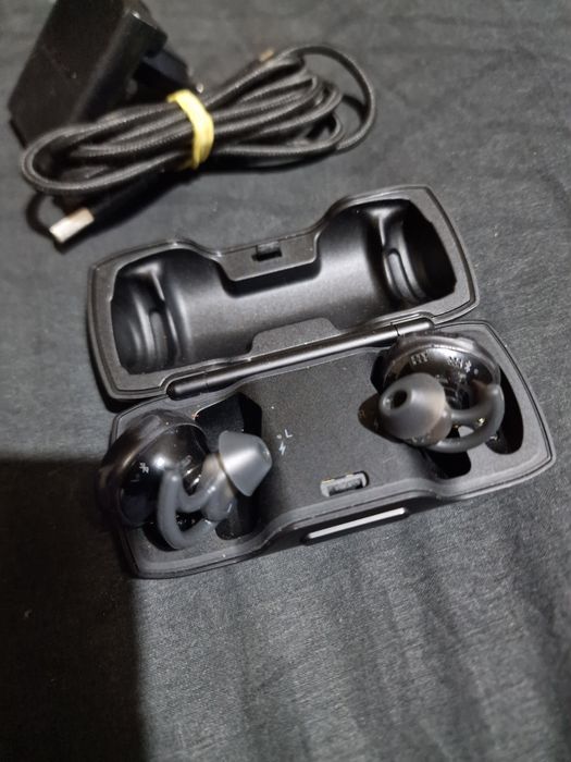 Casti wireless Bose soundsport free impecabile atât estetic cât și funcțional