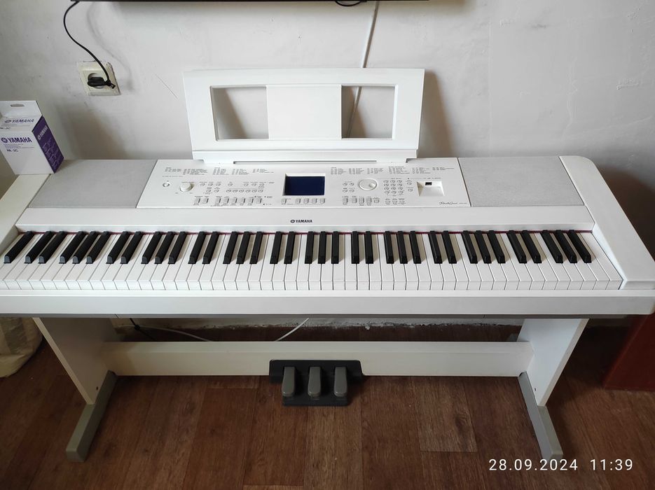 Цифровое фортепиано YAMAHA   DGX-660