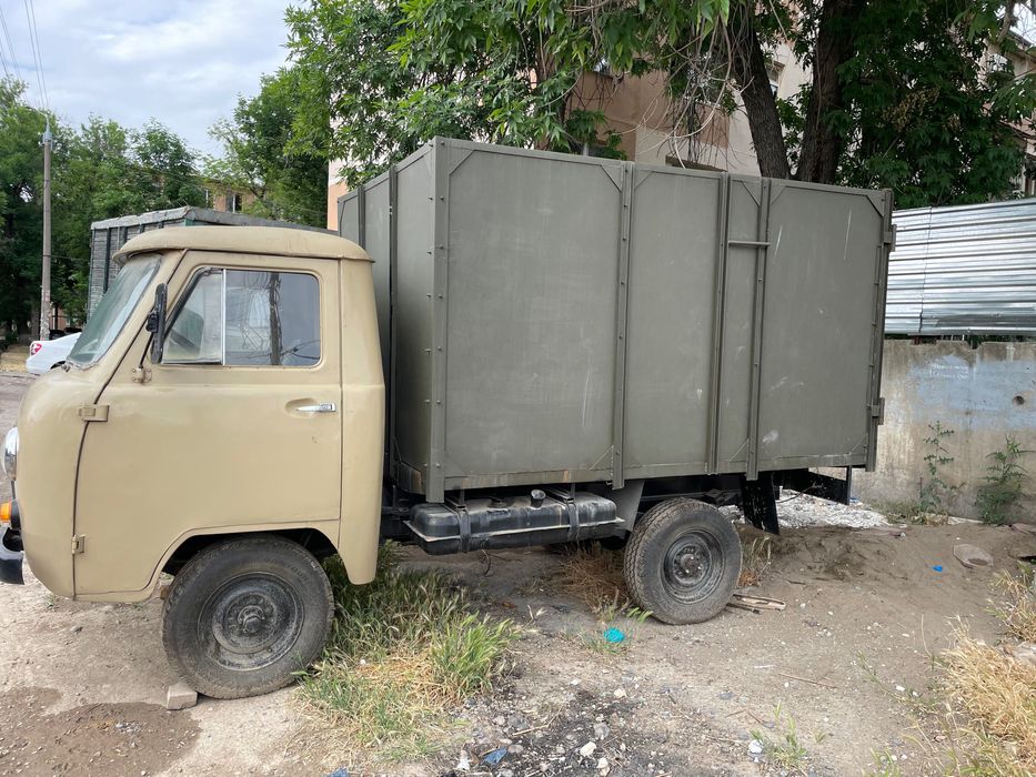 Авто УАЗ бортовой продаю