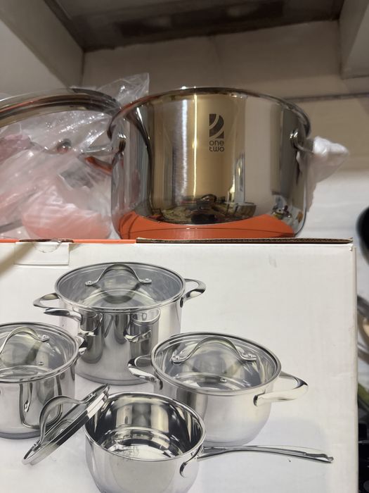 Набор кастрюль, 4 штуки с крышками.