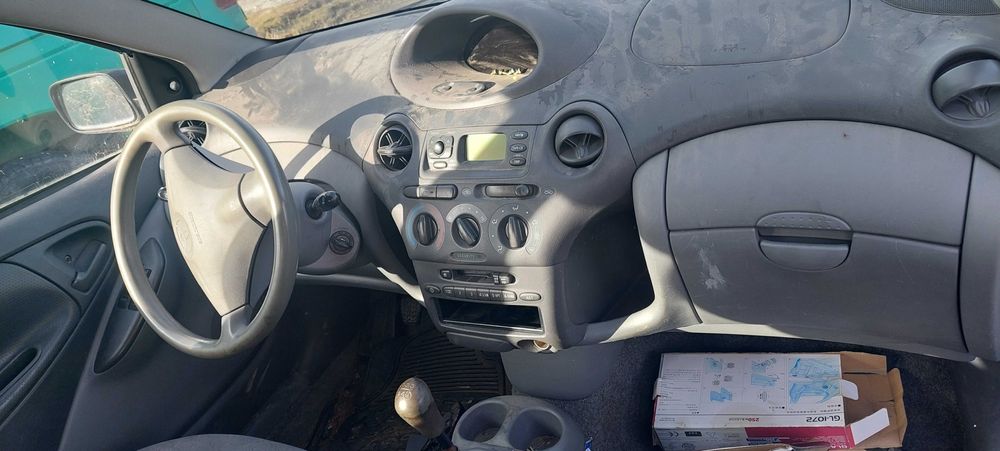 Toyota Yaris 1.0 i , Тойота Ярис на части!
Юли 1999
