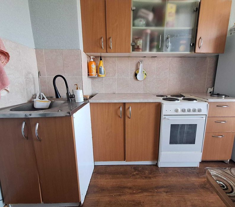 Продам кухонный гарнитур б/у, элктроплиту б/у