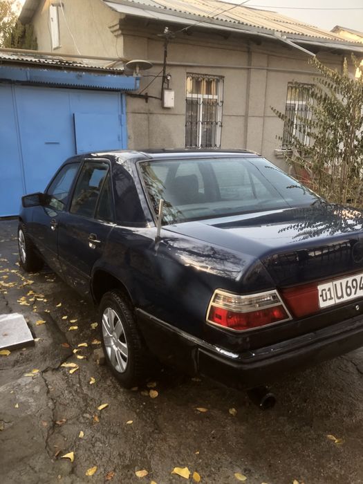 Mercedes-Benz W124 | 1985 г. | Механика | Газ (метан) двигатель М 102