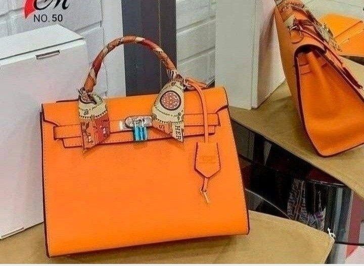 Geanta damă dimens.mare (40cmL) si medie (33cmL),model Kelly,saculet