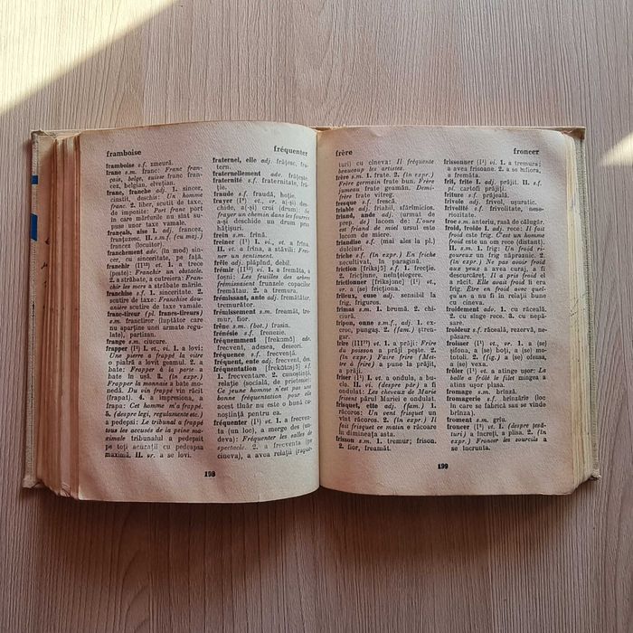 Dictionar scolar carte FRANCEZ - ROMAN de Marcel Saras