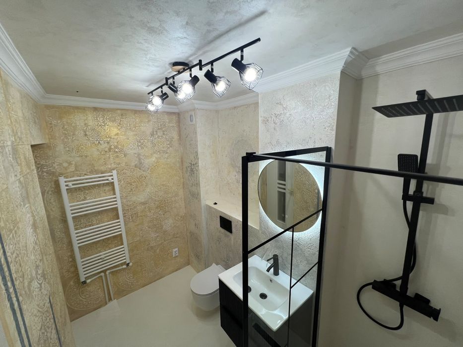 Vand apartament decomandat pe mioritei
