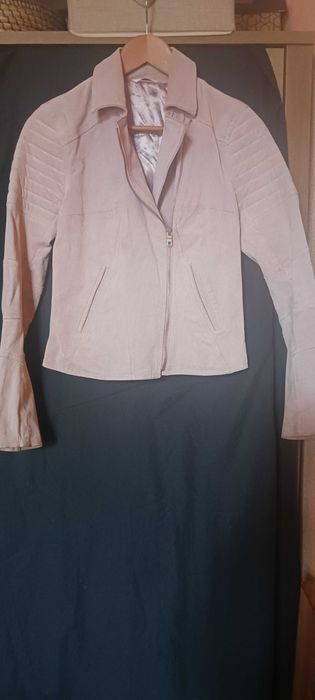 Светло розово велурено яке