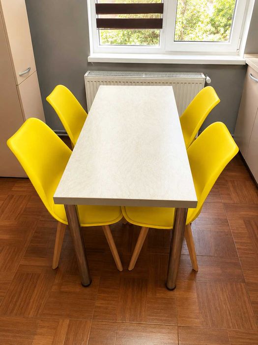 Set masa si 4 scaune 110 x 60 cm