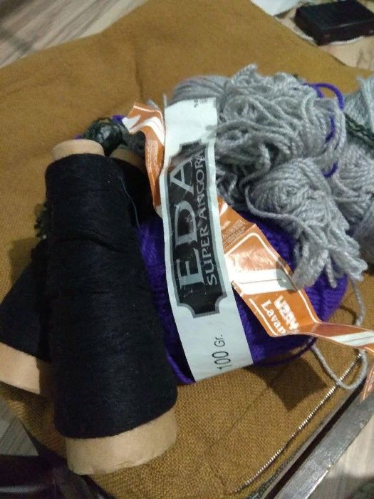 Пряжа акриловая. Новая.