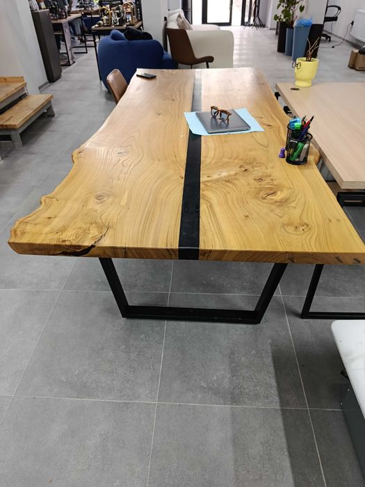 Стол из слэба дерева