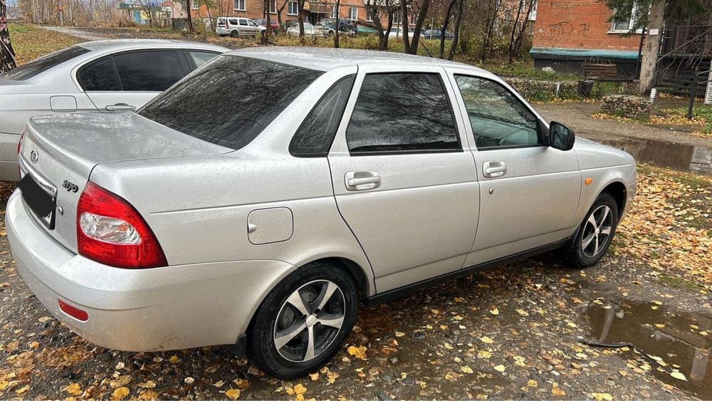 Продам приору 2012 года выпуска