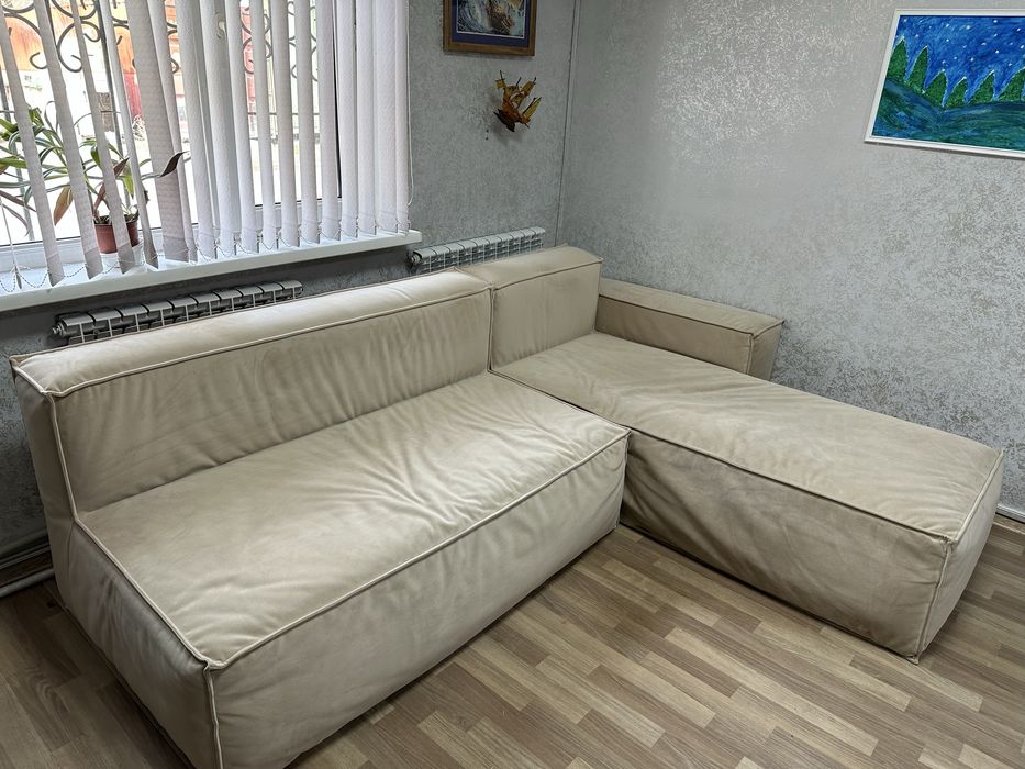 Диван мягкий для гостинной