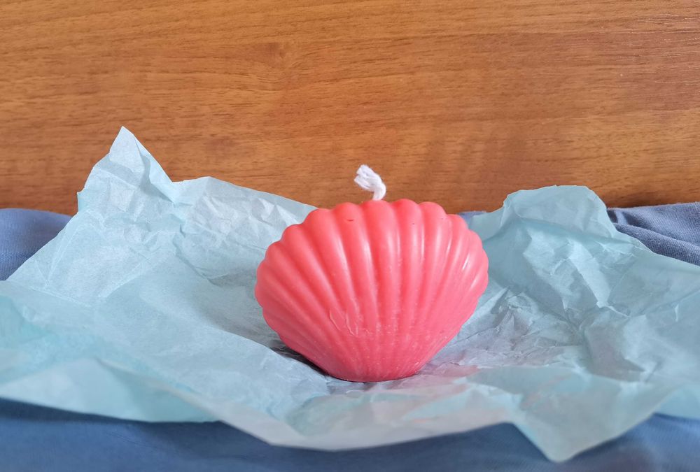 Две свещи с формата на зайче и мида- цени в описанието