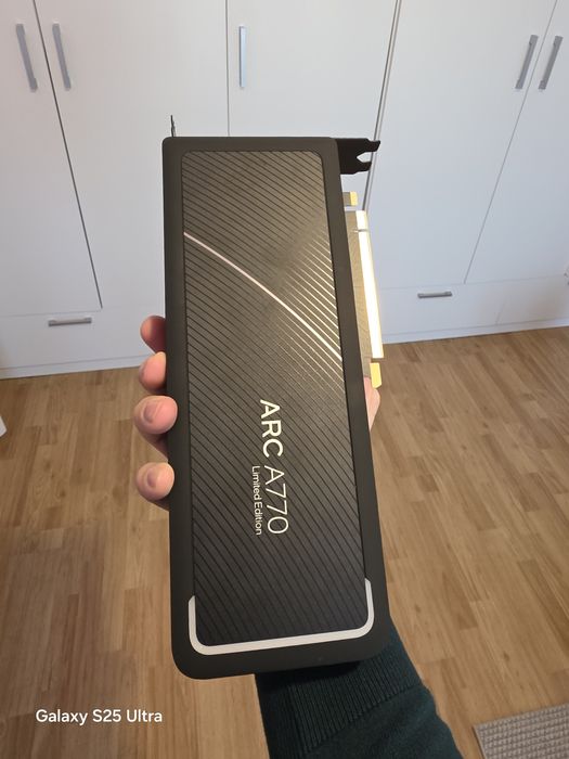 Placa video : Intel Arc 770 - 16 Gb RGB, 1200 ron pret fix