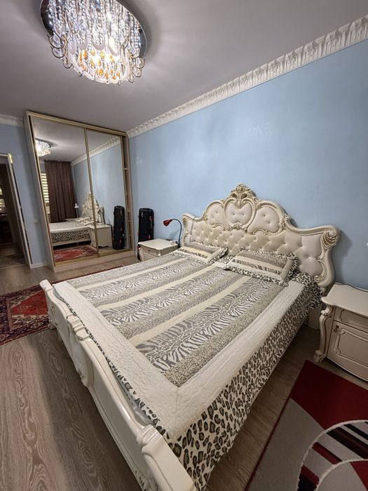 Продам спальный гарнитур