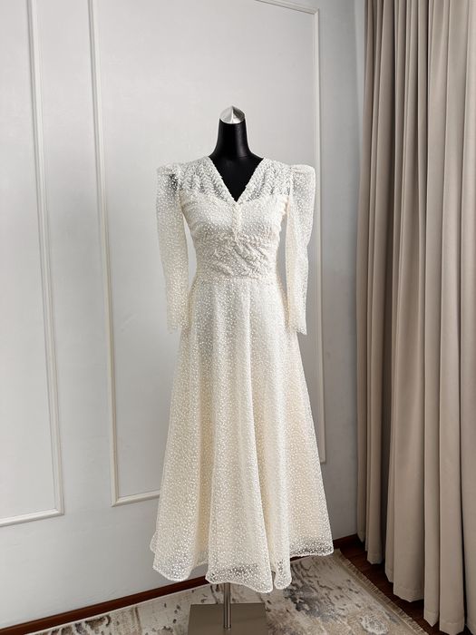 Платье женское Ivory Grace, айвори, миди, кружевное