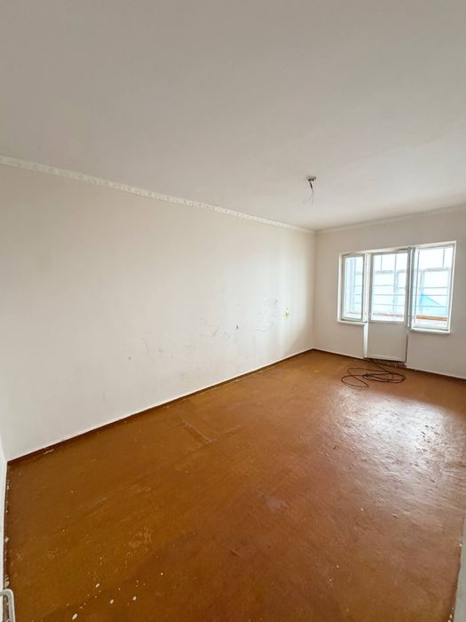 Прадаётся 2х 10микрарайоне Новая планировка Карвон базар напротив