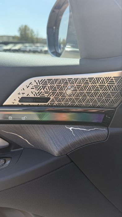 BMW i5 35L 2024 yil dop opsiya