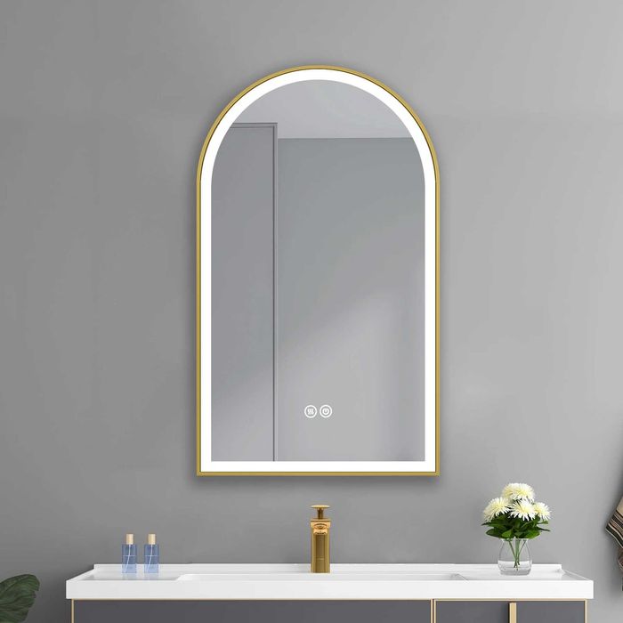 Зеркало для ванной с подсвет3 цвета с металлической оправой.