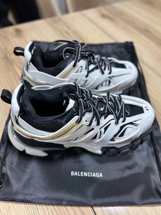 Balenciaga Track (1)