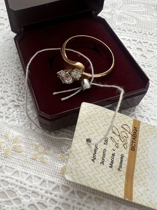 Продам кольцо золотое