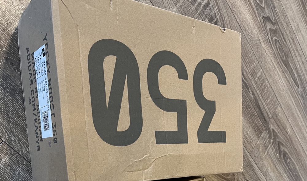 Yeezy 43 Boost 350 V2 Dazzling