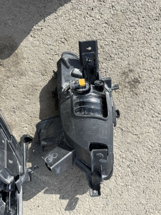 Продам противотуманки на Kia Cerato