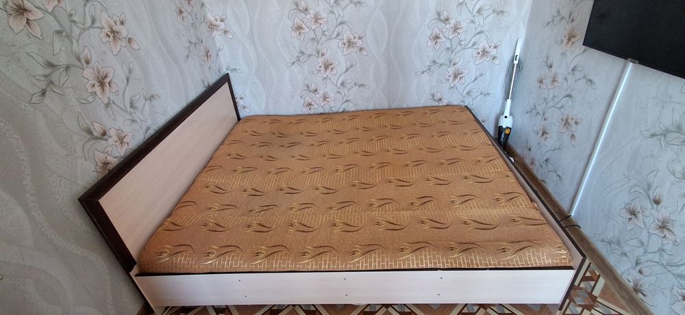 Кровать б.у в хорошем состоянии