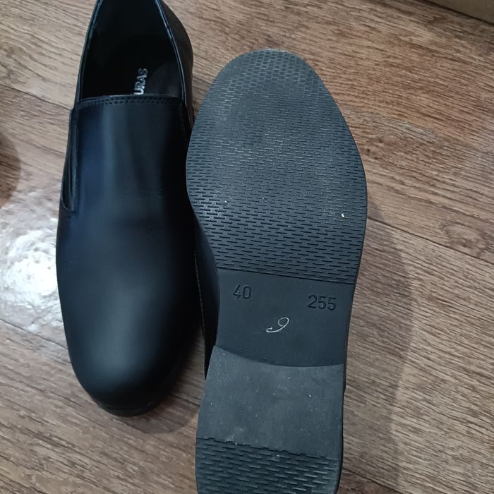 Продам берцы и туфли военные 40-41