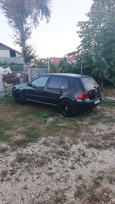 Vand golf 4 1.9 TDI fac si schimb cu 1.8T