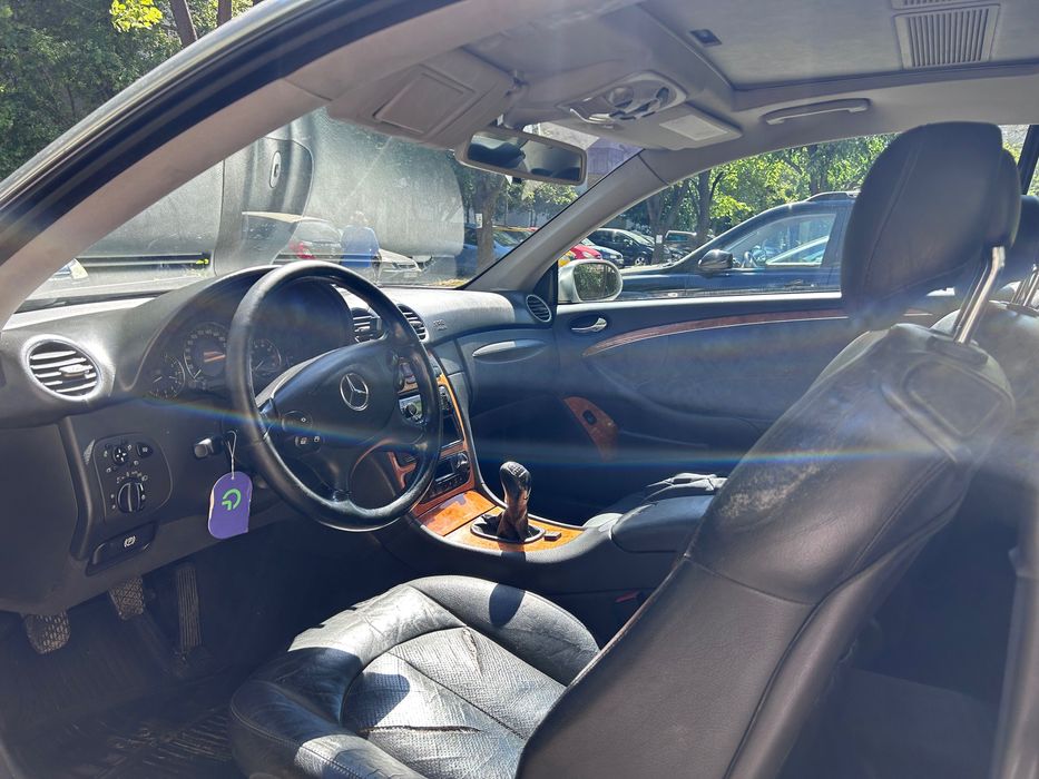 Продавам автомобил модел Mercedes Clk 240