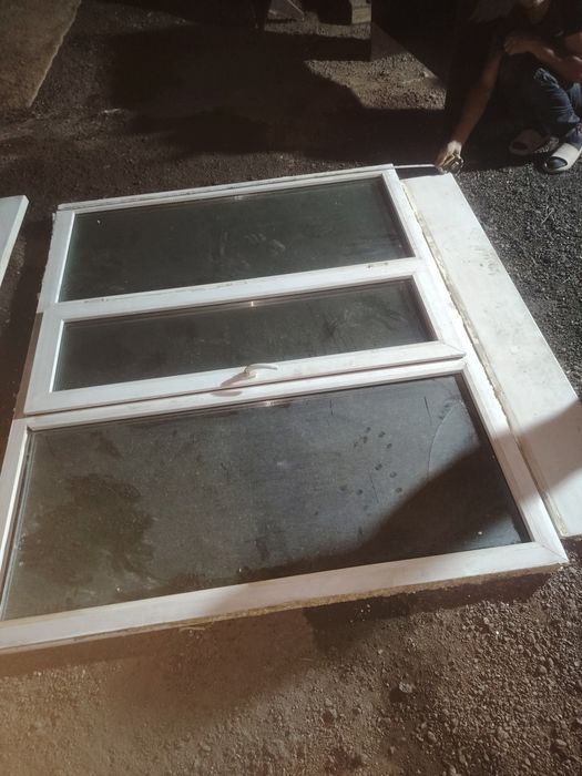 Пластик терезе сатылады