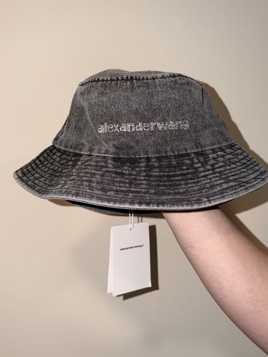 Шапки Chanel, Alexander Wang