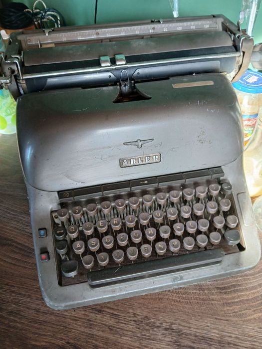 Стара пишеща машина