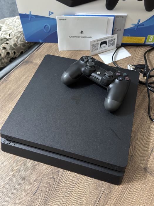 Продам Playstation 4 slim 500gb