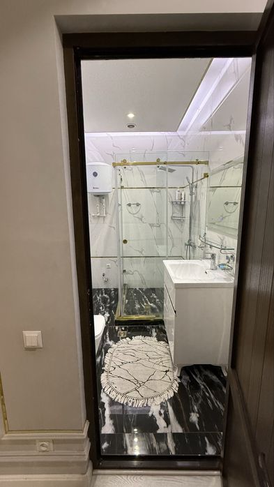 SERGELI da 2-sotix kotej , Yashash maydoni 200 kv