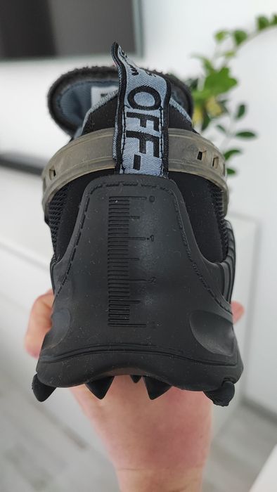 Adidasi  Off White Odsy
