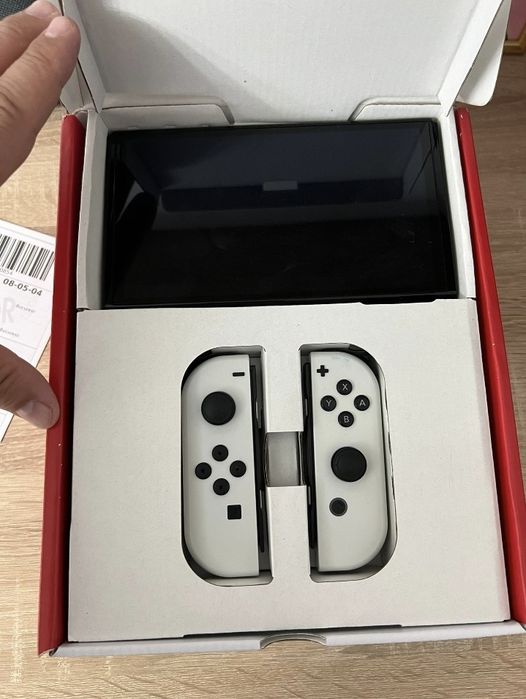 Nintendo Switch OLED – complet, stare foarte bună, cutie + toate acces