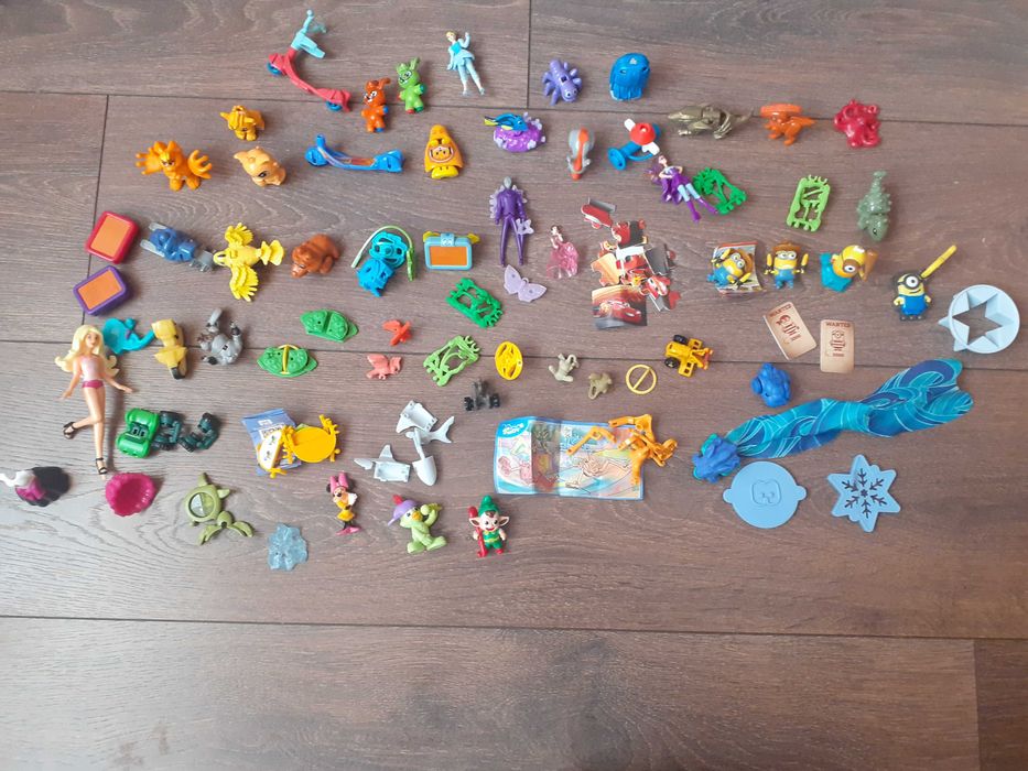 Колекция от kinder играчки за 25лв.