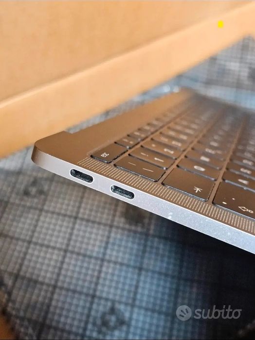 Carcasa aluminiu MacBook Air + tastatura + baterie