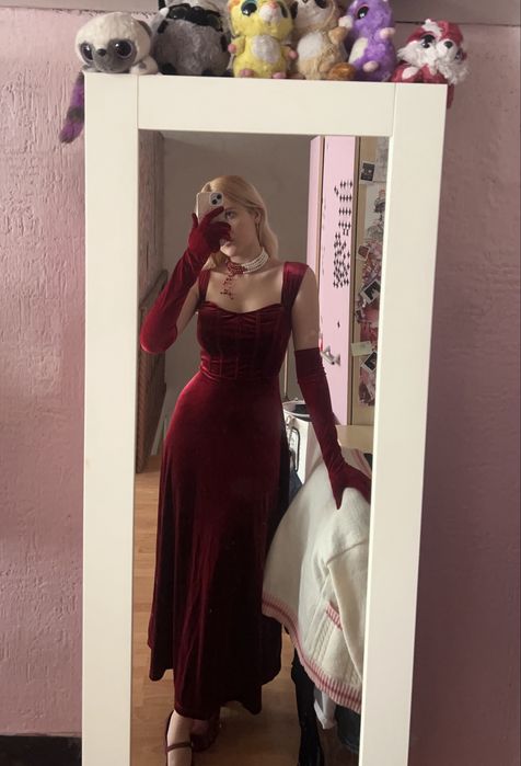 Вечернее красное платье на выпускной